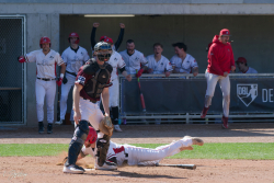 260411 Reds HDH 0402