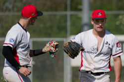 260411 Reds HDH 0707