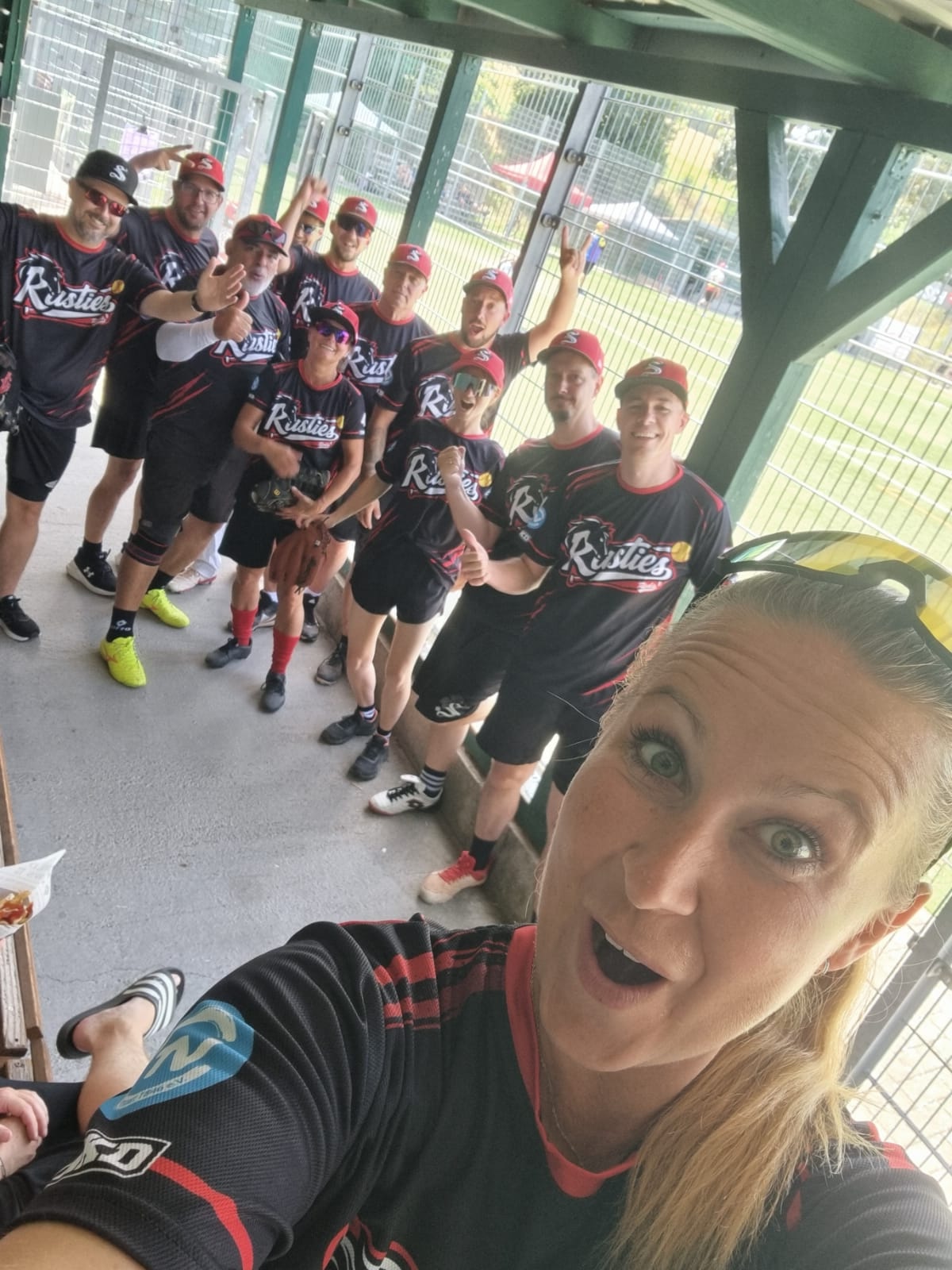 Nach der deutlichen Niederlage im ersten Spiel zeigten die Rusties im zweiten Spiel die richtige Reaktion. Mit viel Energie, einer starken Offensive und konzentrierter Defensive holte sich das Team den verdienten 18:9-Sieg gegen die Gastgeber. (Foto: Nina Keller)