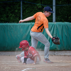 250524 Reds Strikers 0113